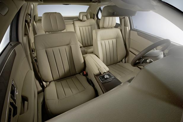 Standard seats in Elegance trim