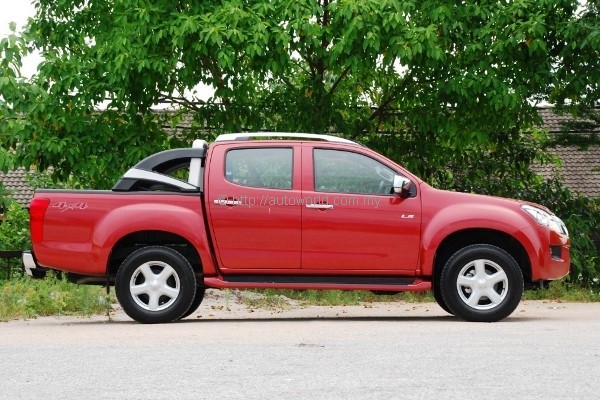 Isuzu Dmax 2013  Cần bán lại Isuzu Dmax năm 2013 màu bạc xe nhập ít sử