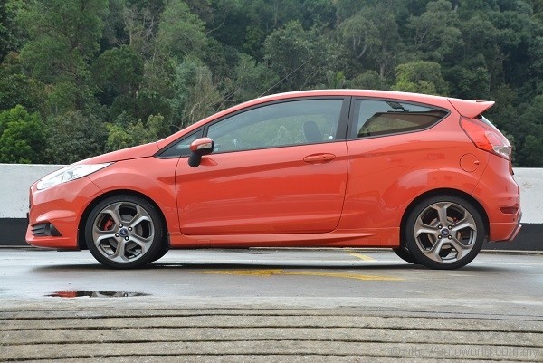 Ford Fiesta St Test Drive Review Autoworld Com My