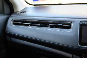 Front passenger air vents